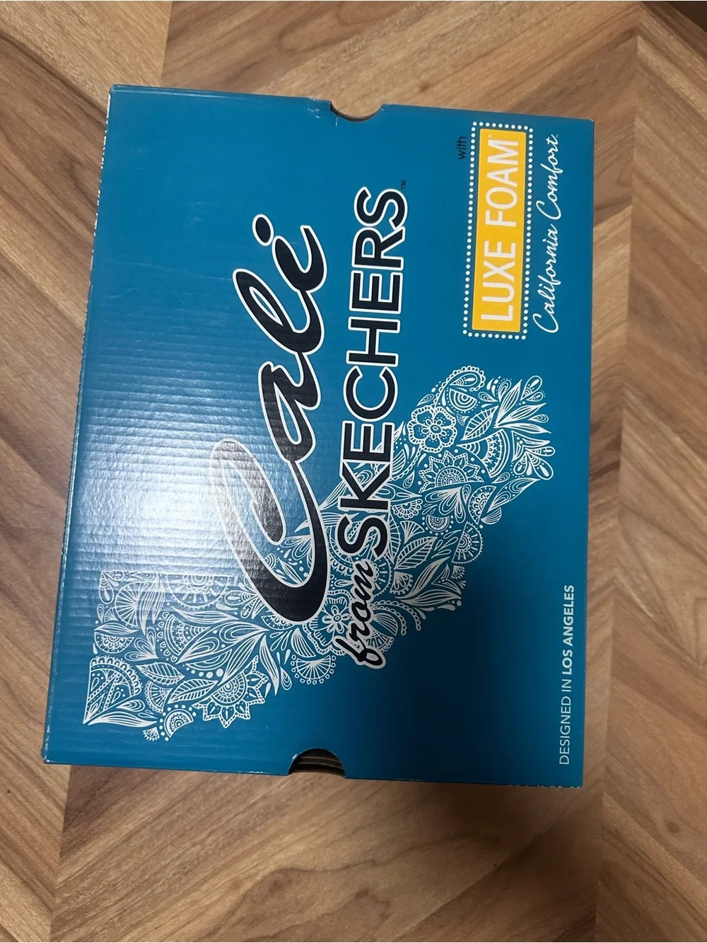 Skechers new box
